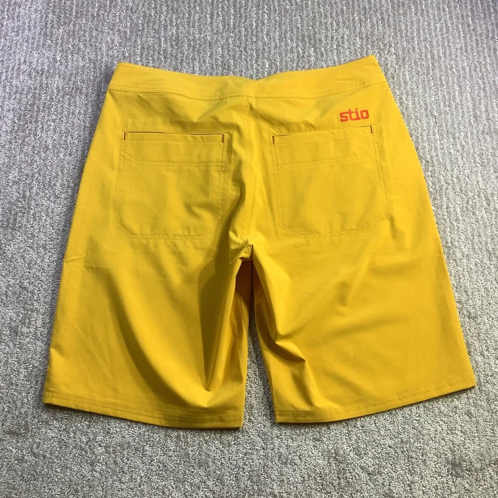 Stio Mens CFS Board Shorts Quick Dry Swim Trunks Yellow Size 33 NWT